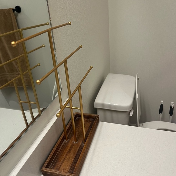 Gold Metal Jewelry Stand - Picture 4 of 5